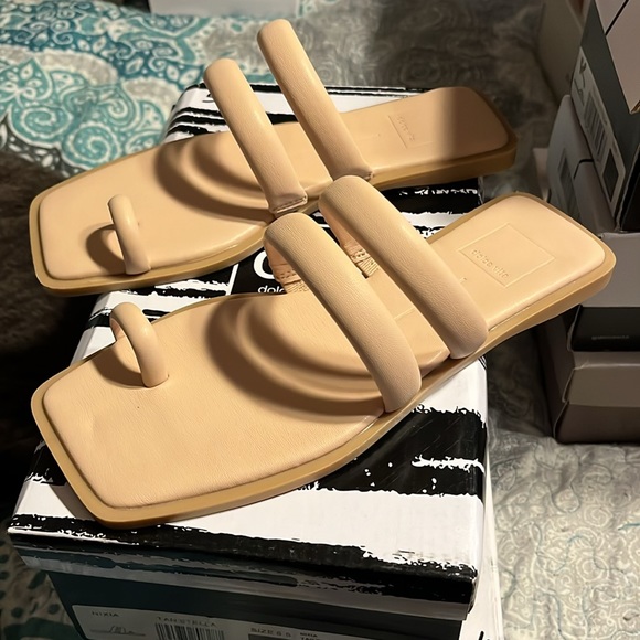 DOLCE VITA NIXIA TAN STELLA SLIP ON FLAT SANDALS NIB SIZE 6.5 - Picture 3 of 6